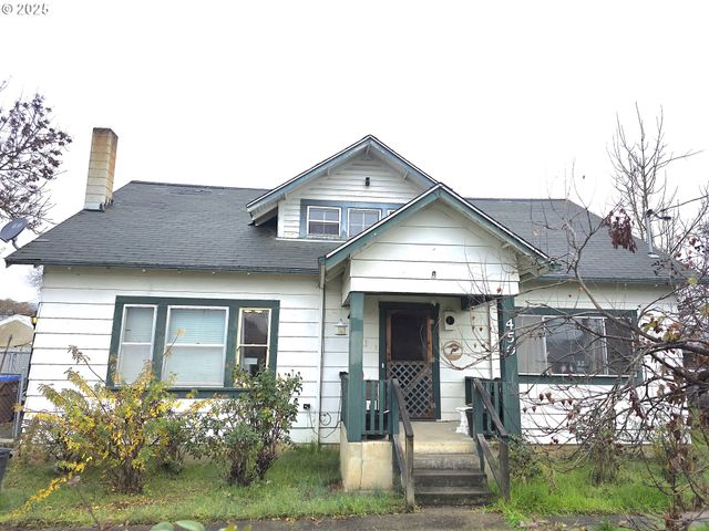 450 E 3RD Ave, Riddle, OR 97469