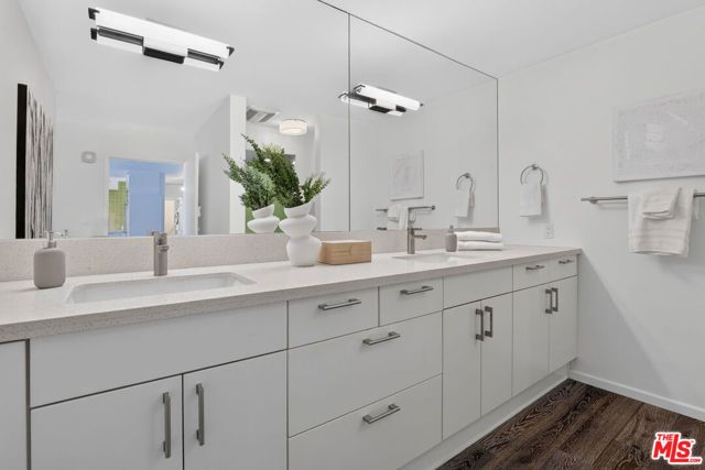8701 Delgany Avenue 216, Playa Del Rey (los Angeles), CA 90293