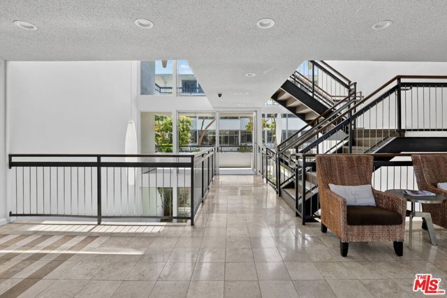 8701 Delgany Avenue 216, Playa Del Rey (los Angeles), CA 90293