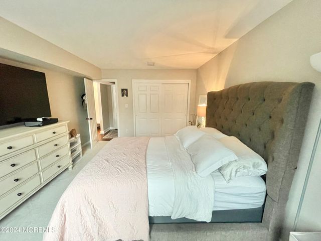 614 Sharon Garden Court 614, Woodbridge, NJ 07095