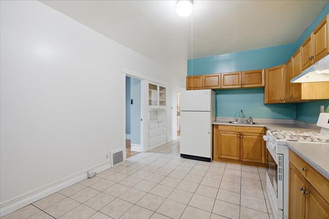 4340 N Drake Avenue N, Chicago, IL 60618