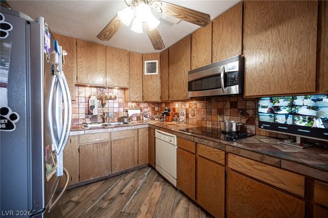 1106 East Athens Avenue, Henderson, NV 89015