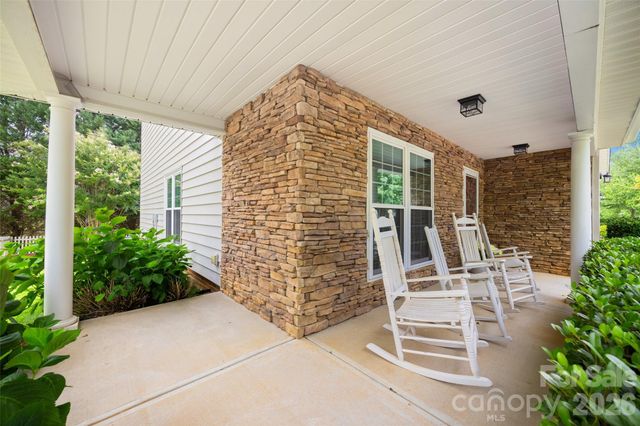 3339 Kingshire Way, Clover, SC 29710