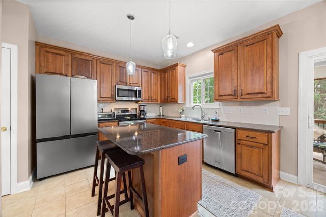 3339 Kingshire Way, Clover, SC 29710