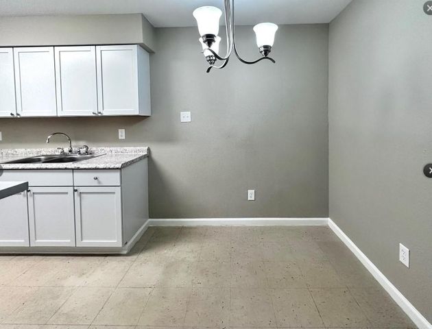 2200 Cypress Landing F-7, Houston, TX 77090