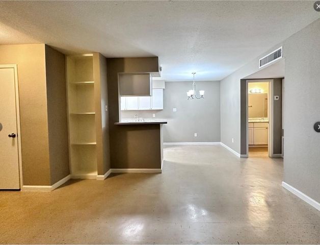 2200 Cypress Landing F-7, Houston, TX 77090