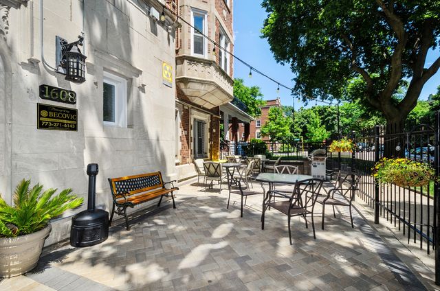 1608 W Sherwin Avenue 610, Chicago, IL 60626