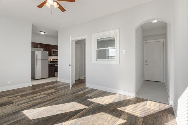 1608 W Sherwin Avenue 610, Chicago, IL 60626