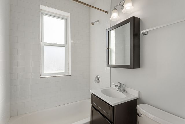 1608 W Sherwin Avenue 610, Chicago, IL 60626