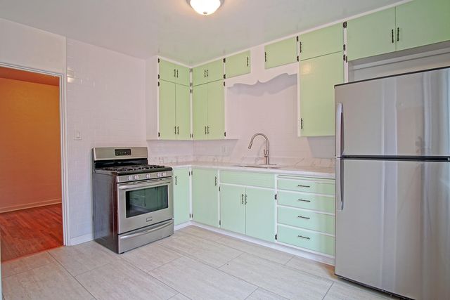 425 Sierra Drive SE, Albuquerque, NM 87108