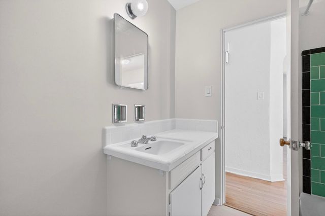 425 Sierra Drive SE, Albuquerque, NM 87108