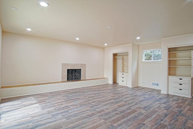 425 Sierra Drive SE, Albuquerque, NM 87108