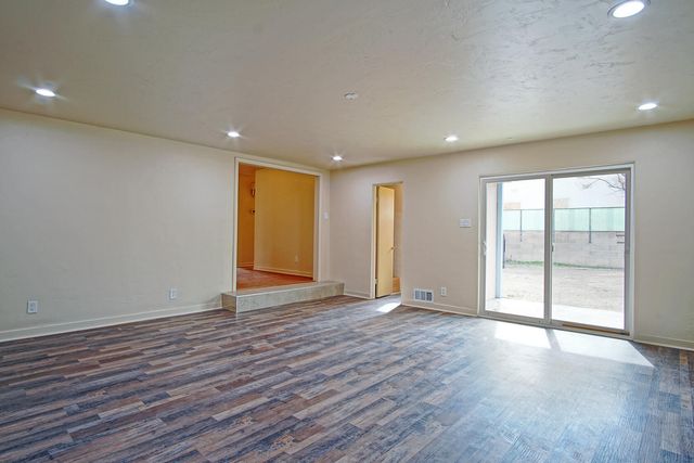 425 Sierra Drive SE, Albuquerque, NM 87108