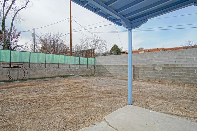 425 Sierra Drive SE, Albuquerque, NM 87108