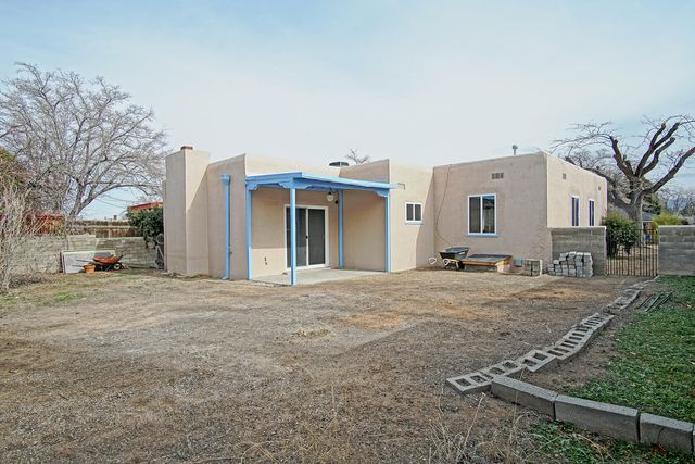 425 Sierra Drive SE, Albuquerque, NM 87108