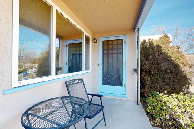 425 Sierra Drive SE, Albuquerque, NM 87108