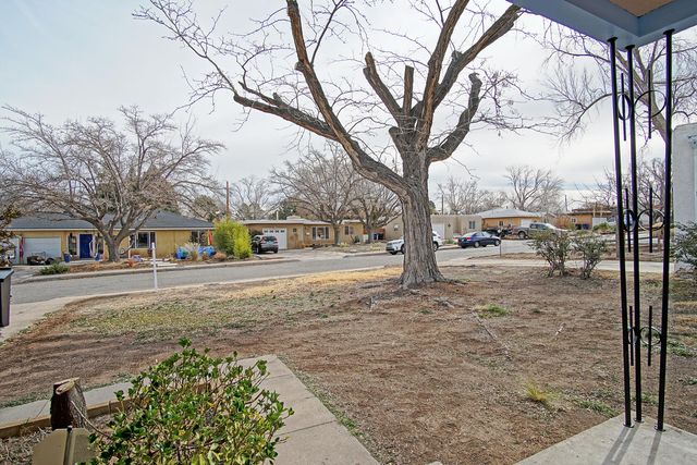 425 Sierra Drive SE, Albuquerque, NM 87108