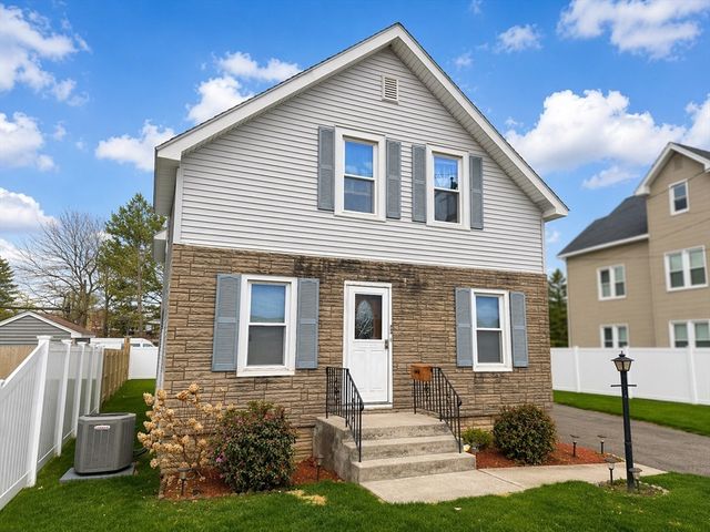 23 York St, West Springfield, MA 01089