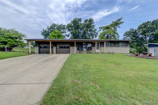 96 Susan Drive, St Charles, MO 63301