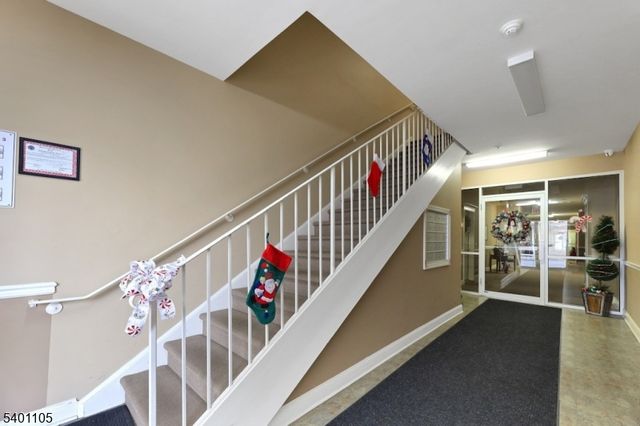 520 Victor St 42, Saddle Brook Twp., NJ 07663