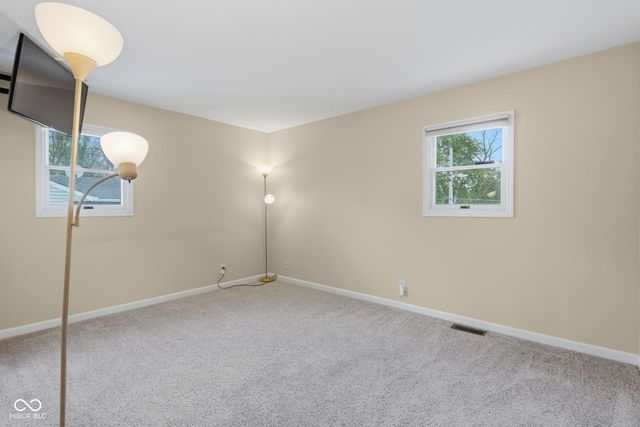 3077 Hawcreek Boulevard, Columbus, IN 47203