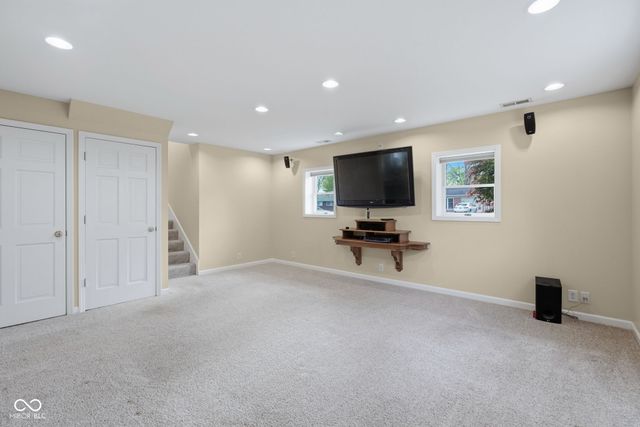 3077 Hawcreek Boulevard, Columbus, IN 47203