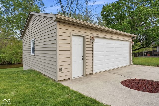3077 Hawcreek Boulevard, Columbus, IN 47203