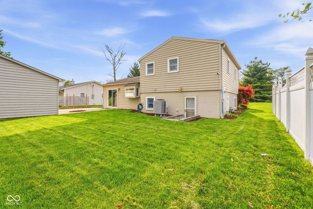 3077 Hawcreek Boulevard, Columbus, IN 47203