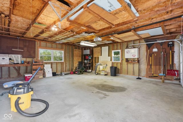 3077 Hawcreek Boulevard, Columbus, IN 47203