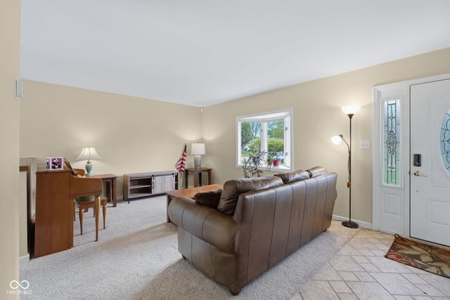 3077 Hawcreek Boulevard, Columbus, IN 47203
