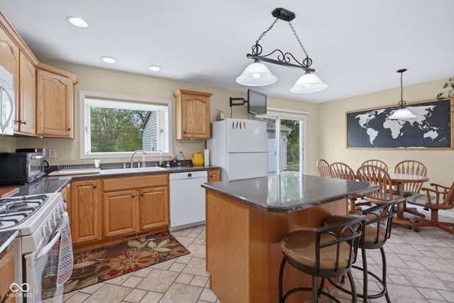3077 Hawcreek Boulevard, Columbus, IN 47203