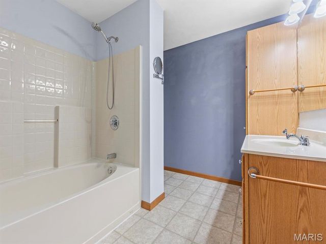 710 Mary Ann Court, Freeburg, IL 62243