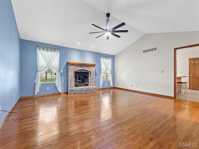 710 Mary Ann Court, Freeburg, IL 62243