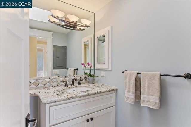 1332 1332 Running Springs Rd 1, Walnut Creek, CA 94595