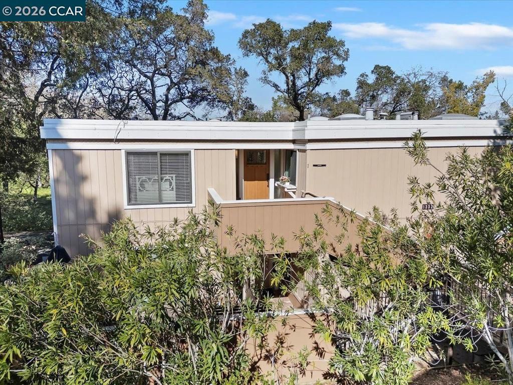 Image 2 of property listing at 1332 1332 Running Springs Rd 1, Walnut Creek, CA 94595