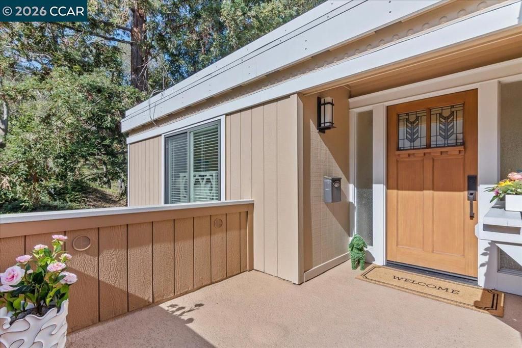 Image 4 of property listing at 1332 1332 Running Springs Rd 1, Walnut Creek, CA 94595