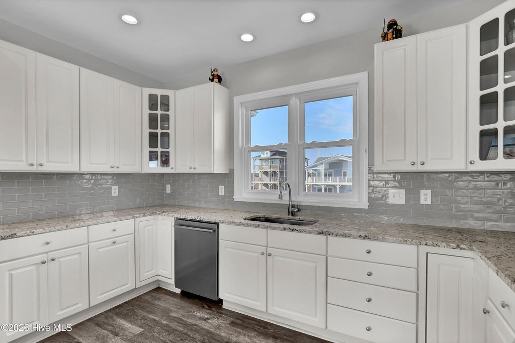 Image 5 of property listing at 1078 New River Inlet Road, Sneads Ferry, NC 28460