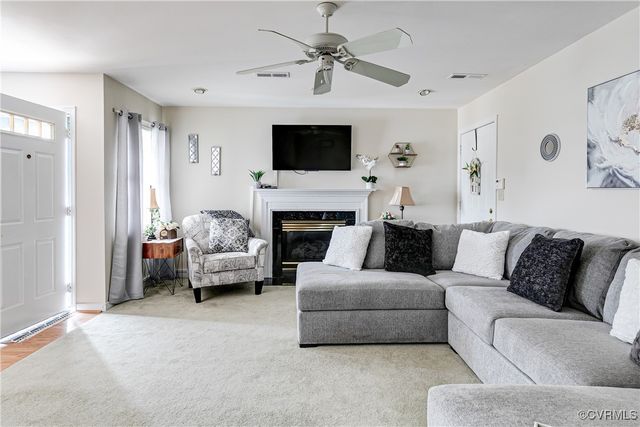 125 Prestige Pl, Colonial Heights, VA 23834