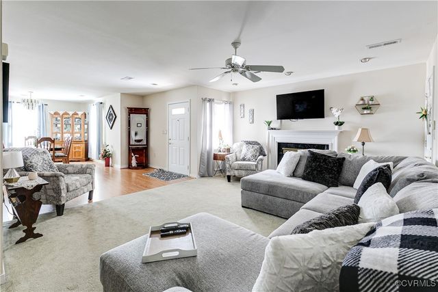 125 Prestige Pl, Colonial Heights, VA 23834