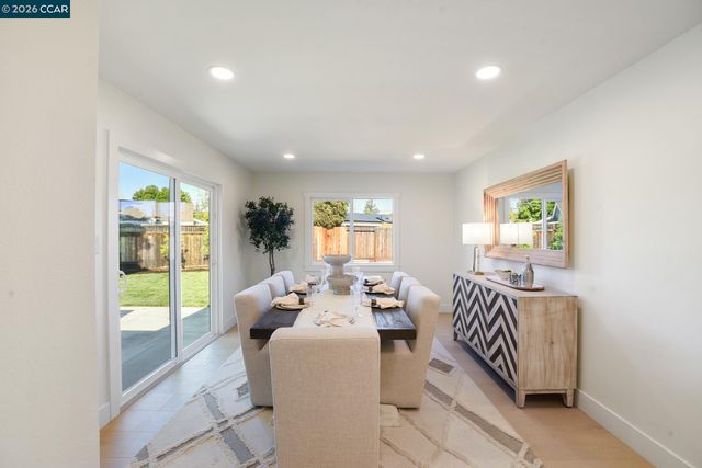 1543 Laverne Ct, Concord, CA 94521