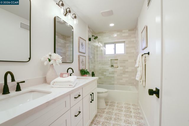 1543 Laverne Ct, Concord, CA 94521