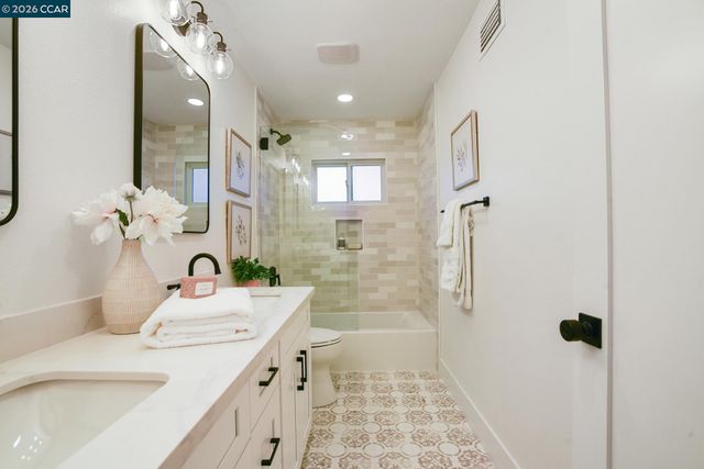 1543 Laverne Ct, Concord, CA 94521