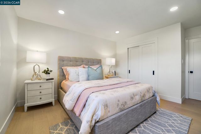 1543 Laverne Ct, Concord, CA 94521