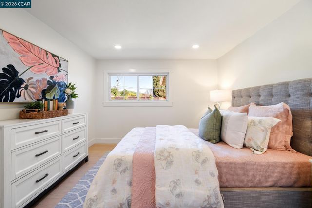 1543 Laverne Ct, Concord, CA 94521