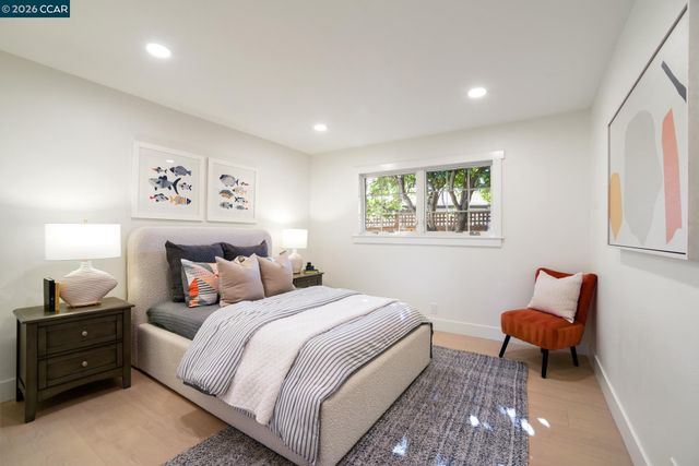 1543 Laverne Ct, Concord, CA 94521