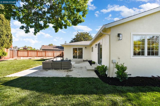 1543 Laverne Ct, Concord, CA 94521