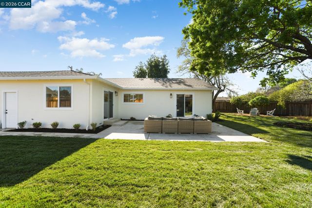 1543 Laverne Ct, Concord, CA 94521