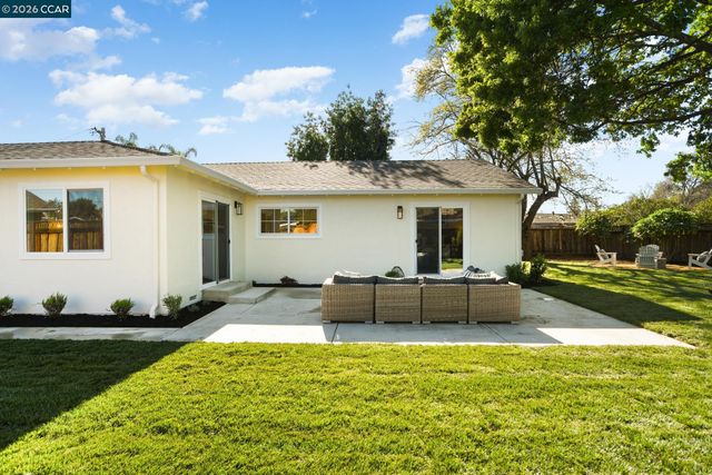 1543 Laverne Ct, Concord, CA 94521