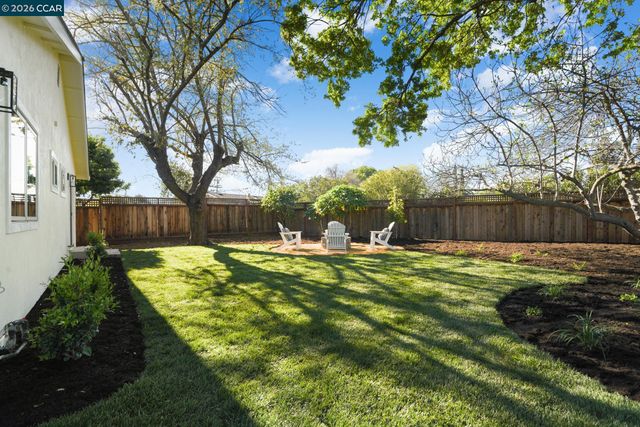 1543 Laverne Ct, Concord, CA 94521