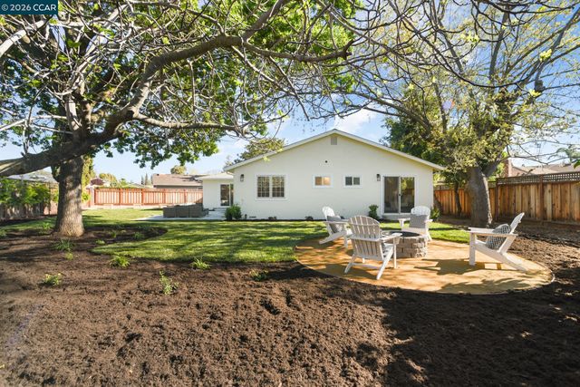 1543 Laverne Ct, Concord, CA 94521